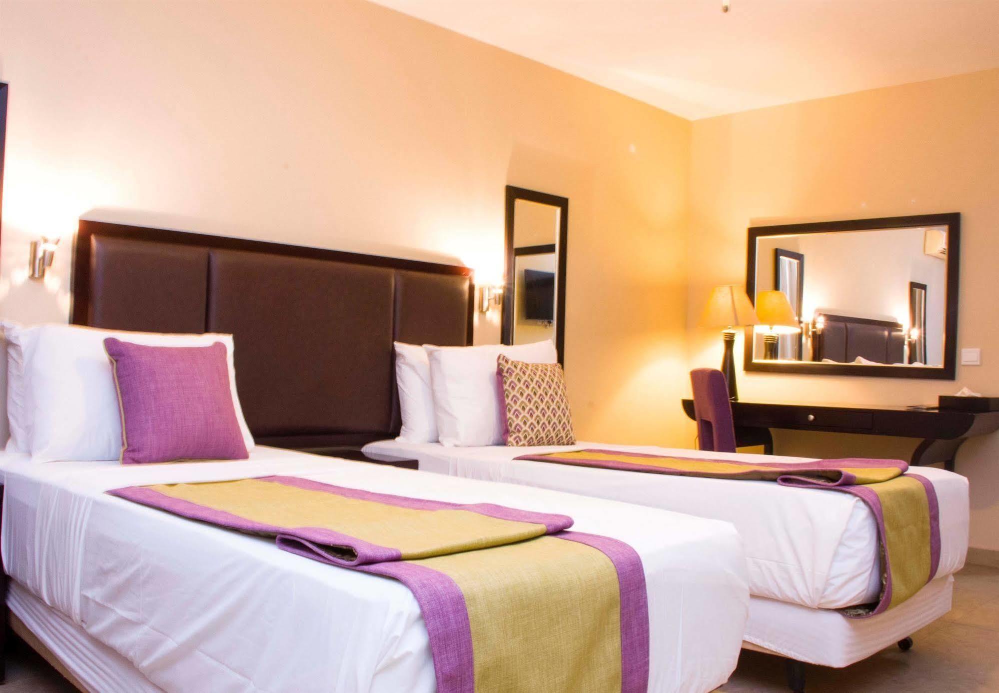 Best Western Plus Accra Beach Hotel Teshie Exteriör bild